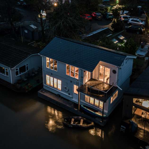June Houseboat Strawberry Moon Experience
